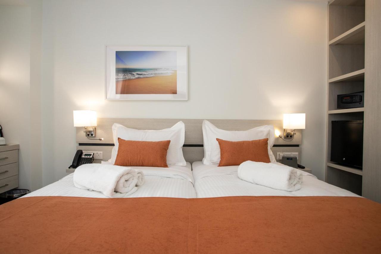Double Room with Two Single Beds - Non-Smoking