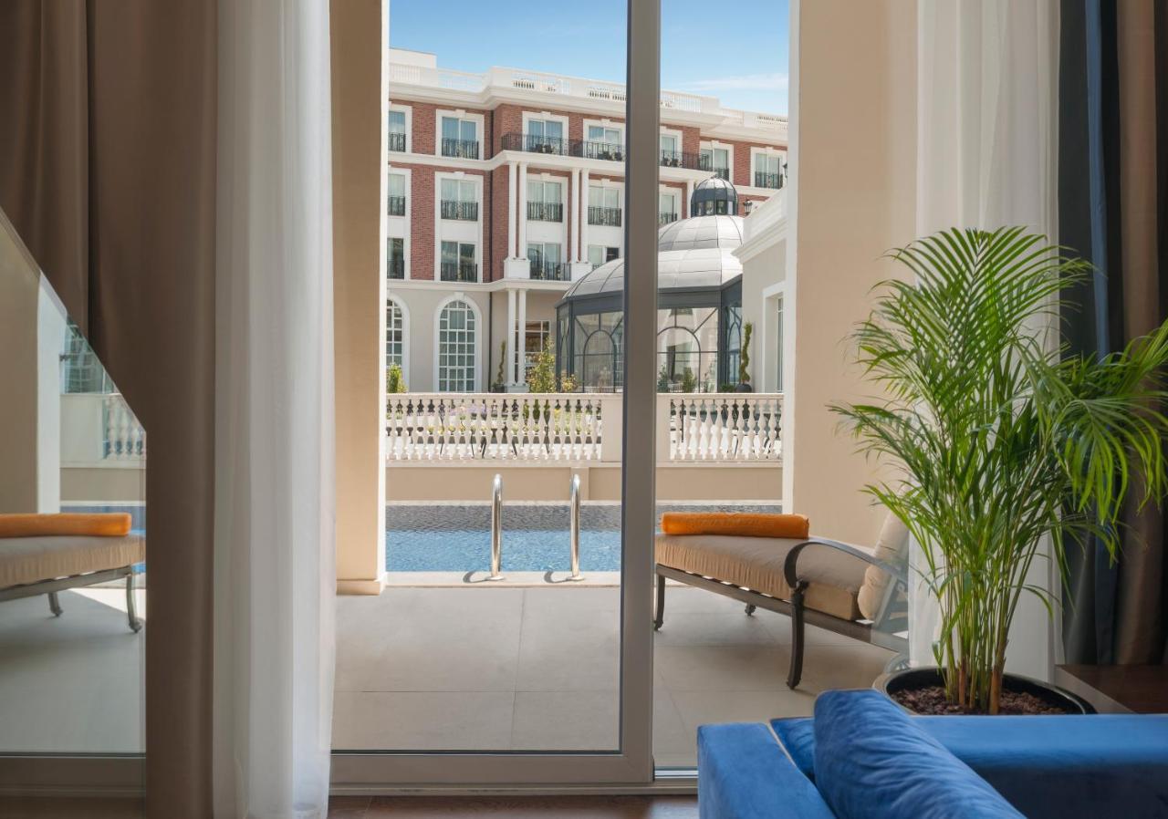 Suite with Private Pool