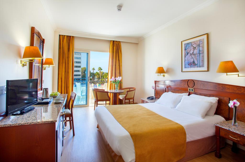 Superior Double or Twin Room (2 Adults + 1 Child)