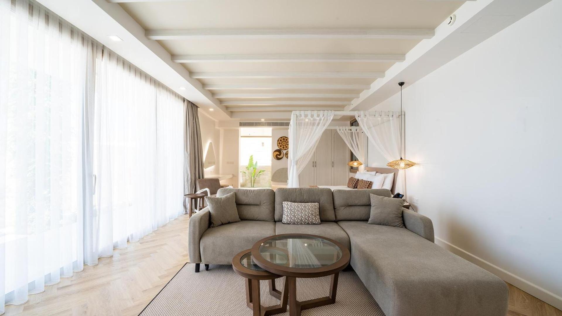 Suite with Garden View