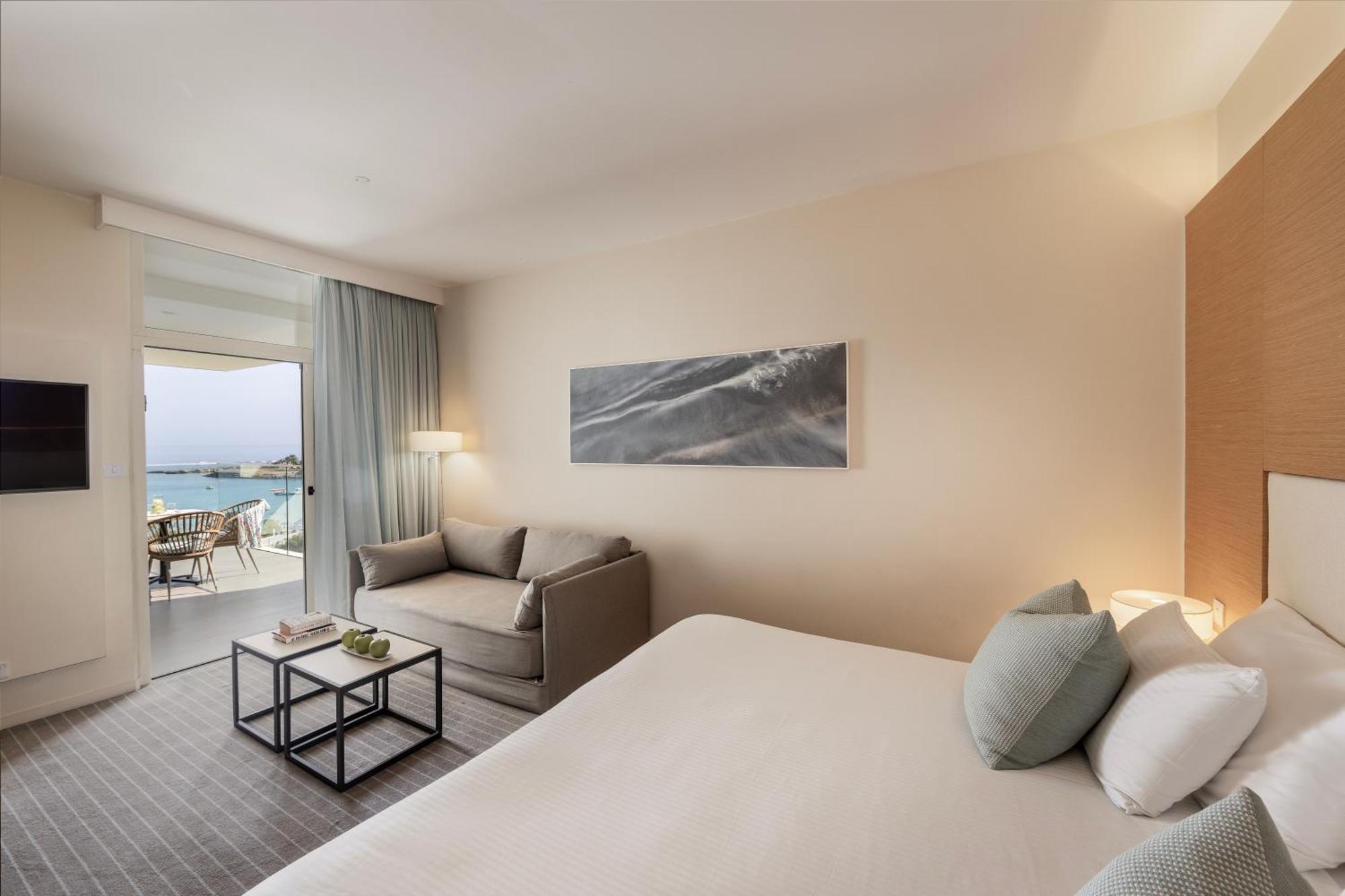 Deluxe Doppel-/Zweibettzimmer mit Poolblick