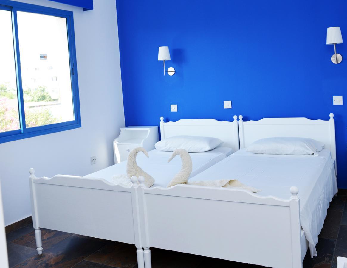 One-Bedroom Apartment with Pool View