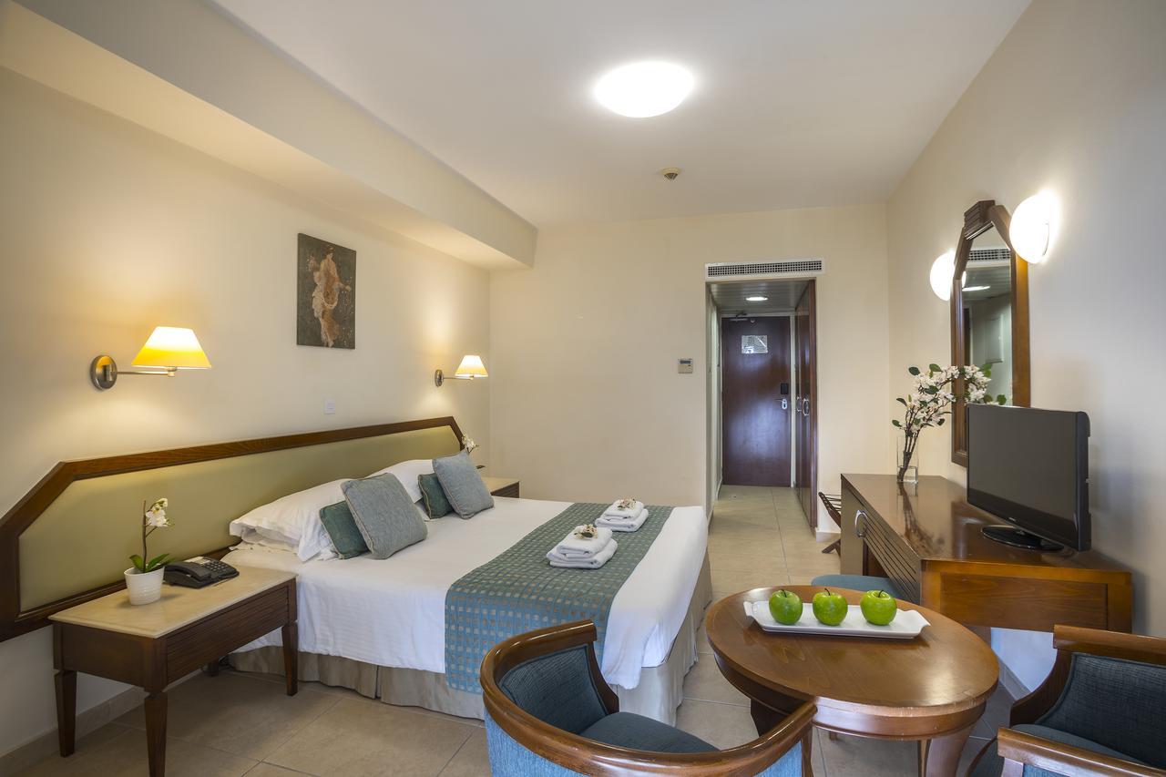 Double or Twin Room with Side Sea View