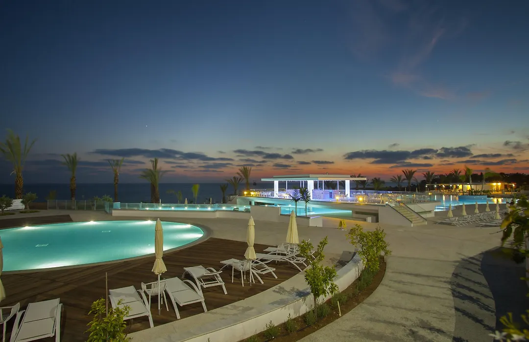 King Evelthon Beach Hotel&Resort-1