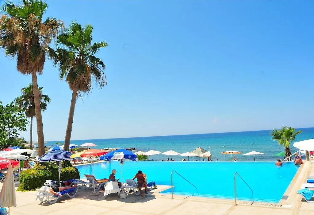 La Hotel & Resort-1