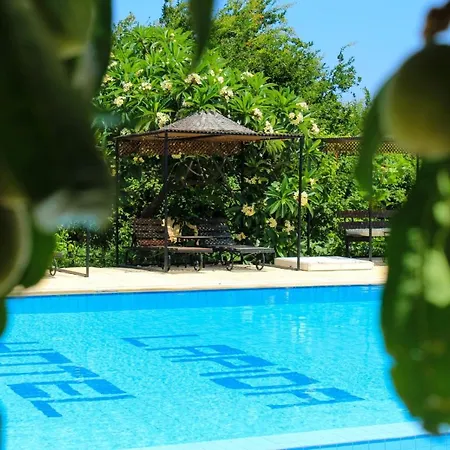 Lapida Garden-2