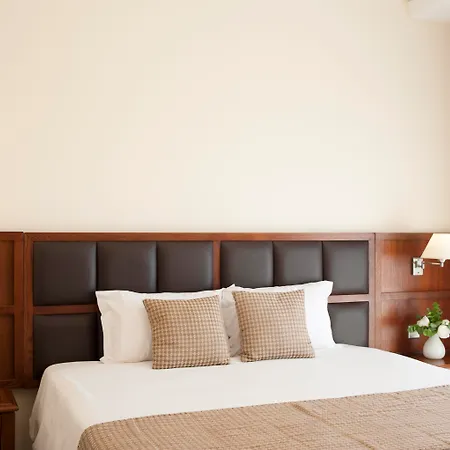 Ajax Hotel-3