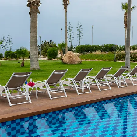 Leonardo Laura Beach & Splash Resort-3