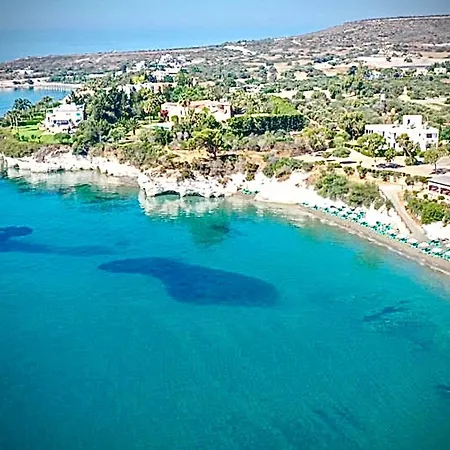 Governors Beach Costas Apts-3