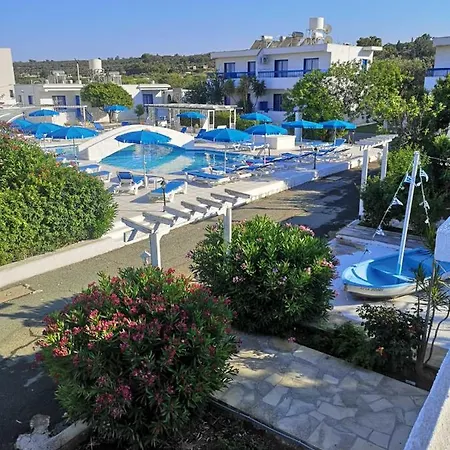 Flokkas Hotel Apartments-3