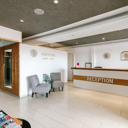 Neptune Hotel Apartments Paphos-3