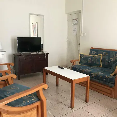 Daphne Hotel Apartments (Adults Only)-2