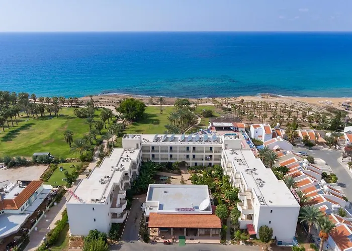 Helios Bay And Suites
