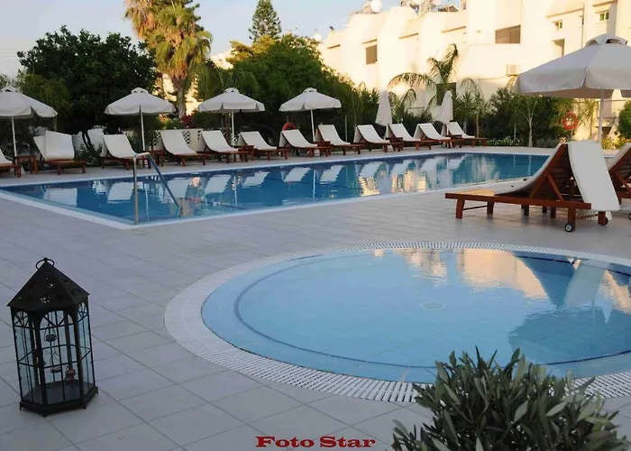 Frixos Suites Hotel Apartments