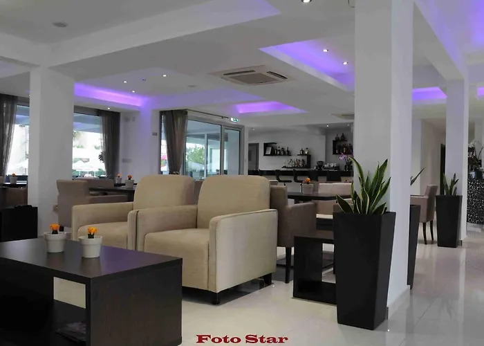 Frixos Suites Hotel Apartments