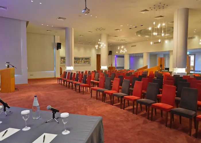 Golden Bay Beach Hotel Larnaka, Zypern