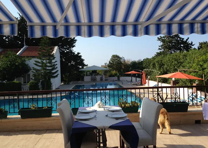 The Prince Inn Hotel & Villas Agios Georgios , Kıbrıs