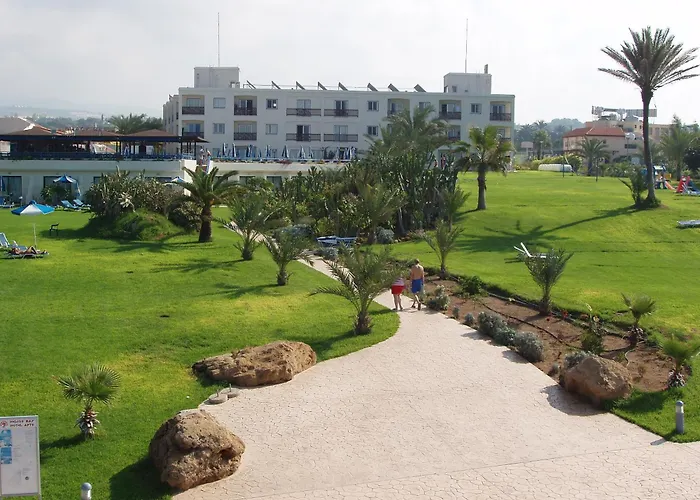 Helios Bay And Suites