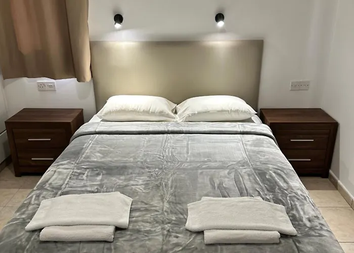 New York Plaza Hotel Apartments
