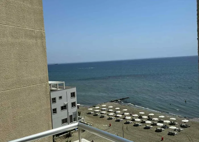 Flamingo Beach Hotel Larnaca, Cypr