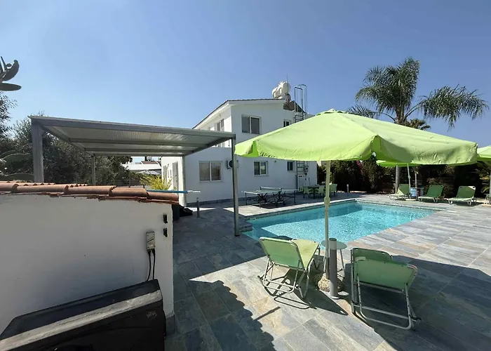 Coralia Gardens 1Km From Coral Bay Beach