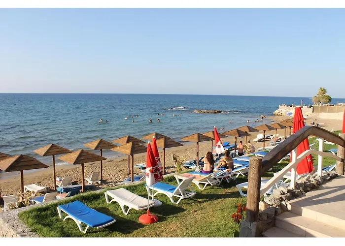 La Hotel & Resort