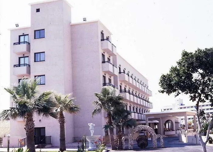 Chrystalla