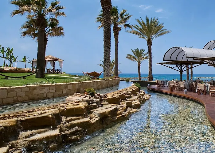 Constantinou Bros Pioneer Beach Paphos, Zypern
