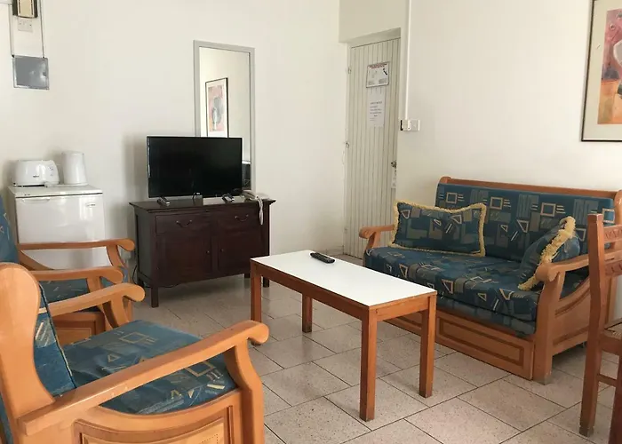 Daphne Apartments (Adults Only)